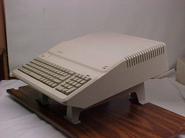 apple iie plat side
