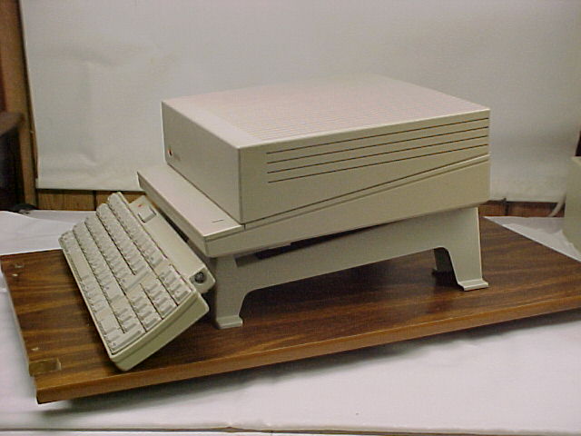 apple iigs side
